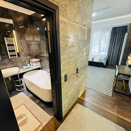 Rentnow Modern Lux Apartment In Centre Chisinau Exterior photo